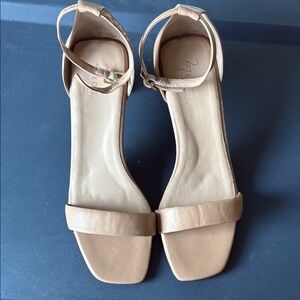 Naturalizer  Edit 27 Elegant Tan Sandals Sz 11 wide heel